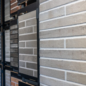Facade cladding with KANSAS brick slips from the KLINKER LINE collection